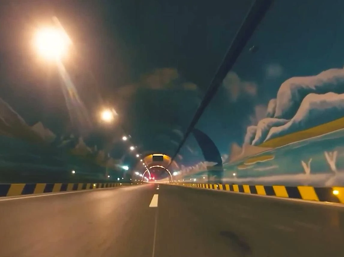 Driving inside the Tianshan Shengli Tunnel