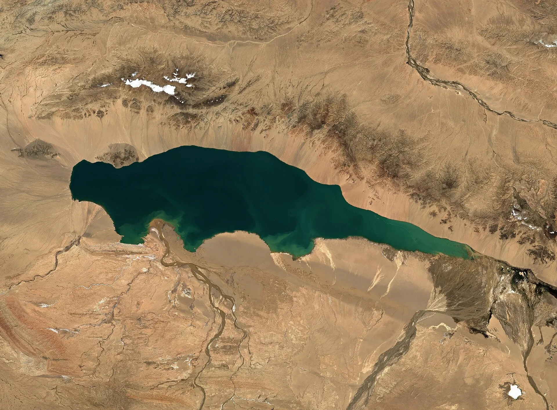 High plateau lakes of the Altun Mountains