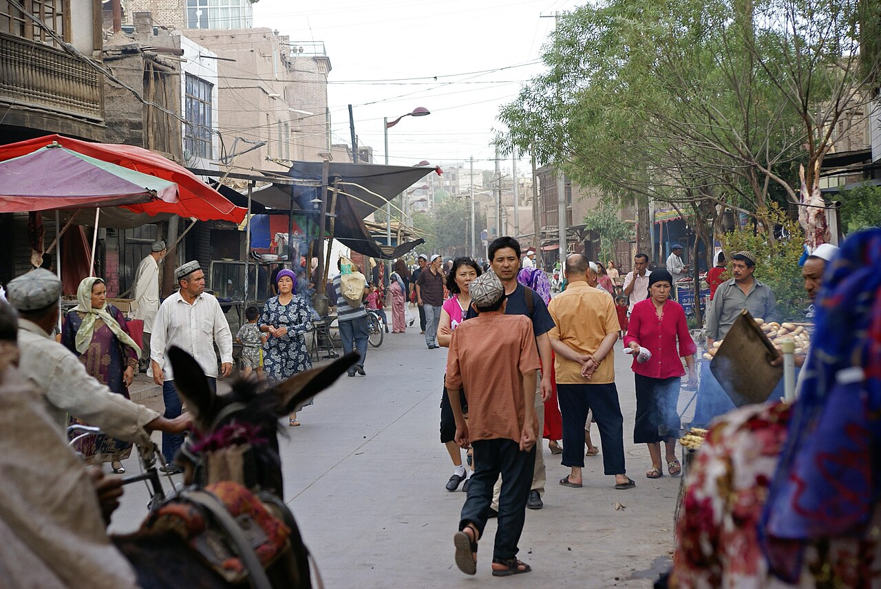 Southern Xinjiang in Winter: When the Scenery Steps Back